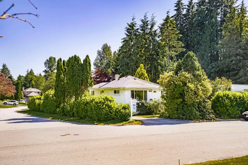 1625 WESTOVER ROAD - photo 1 of 38