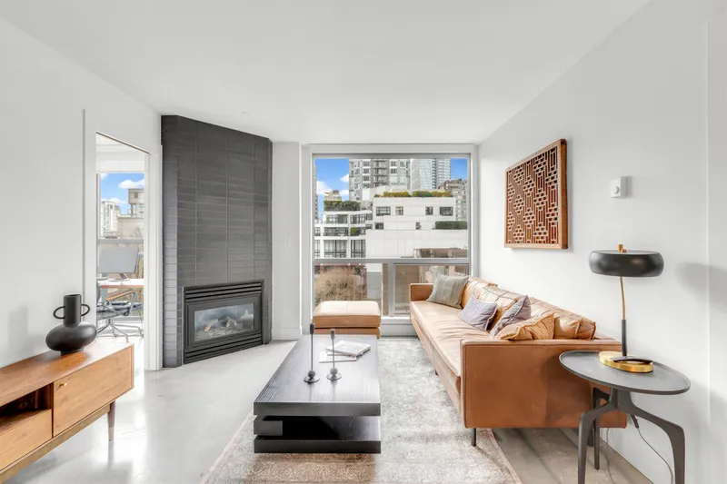 505 928 RICHARDS STREET - photo 3 of 21