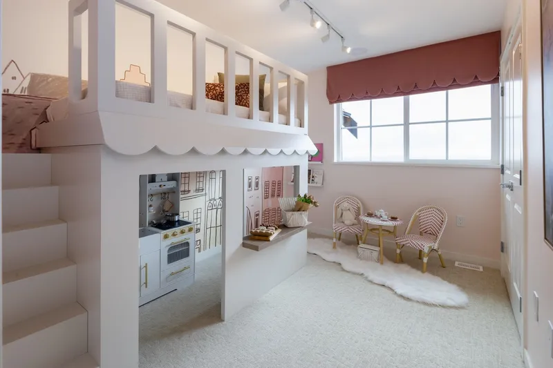 169 3637 SHEFFIELD AVENUE - photo 3 of 7