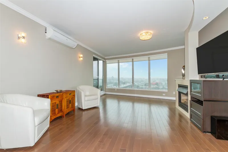 2302 1500 HOWE STREET - photo 2 of 20