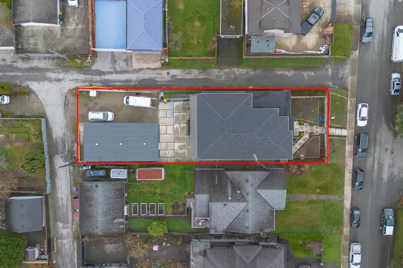 8007 BRADLEY AVENUE - photo 2 of 40