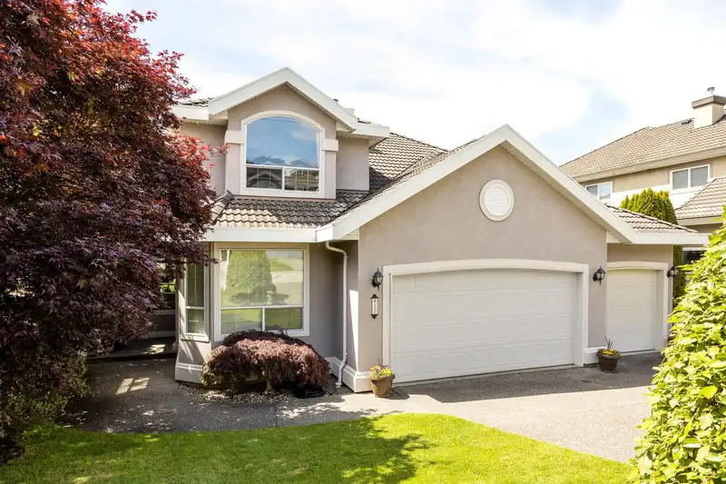 927 FORT FRASER RISE - photo 2 of 40