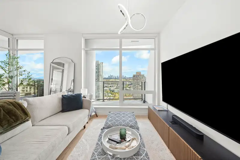 2609 2181 MADISON AVENUE - photo 1 of 37