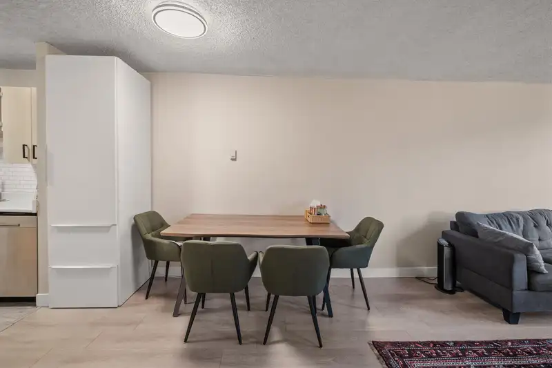 1205 2012 FULLERTON AVENUE - photo 3 of 17