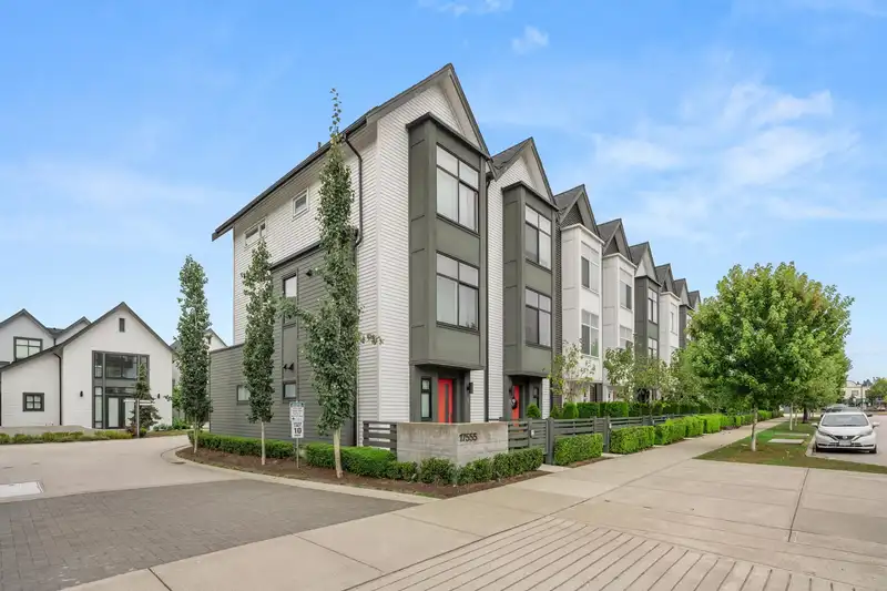 13 17555 57A AVENUE - photo 1 of 30