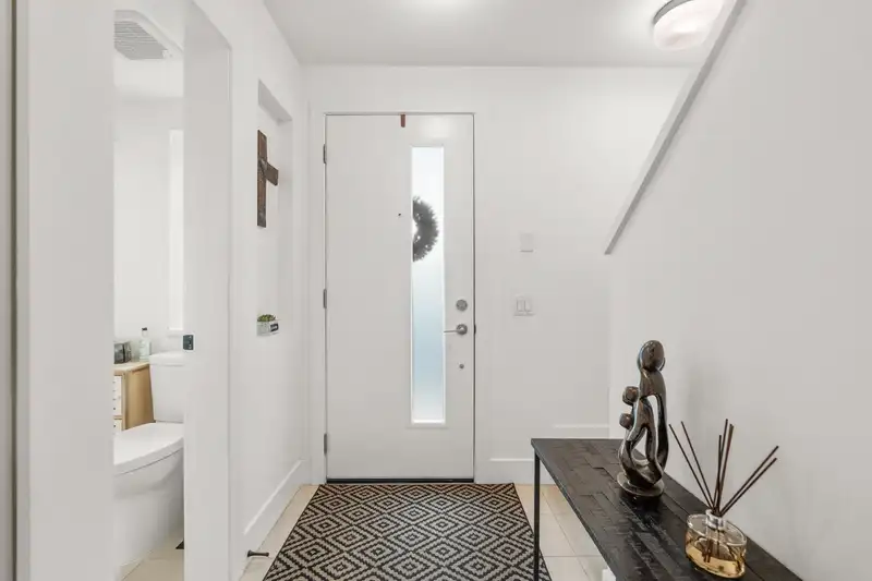 13 17555 57A AVENUE - photo 3 of 30