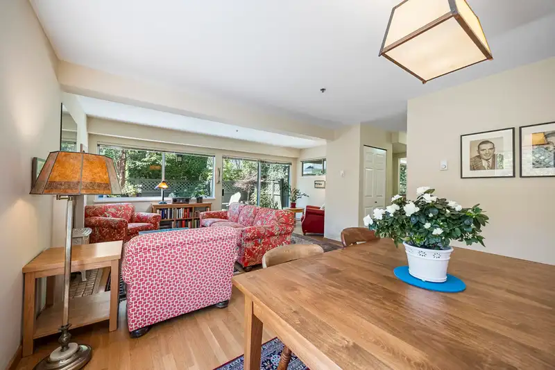 7 4153 SOPHIA STREET - photo 2 of 37