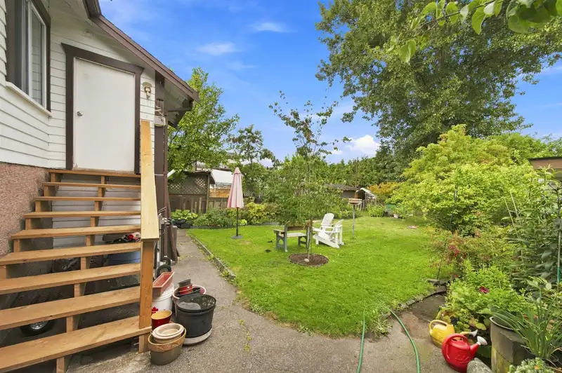 247 WOOD STREET - photo 2 of 33