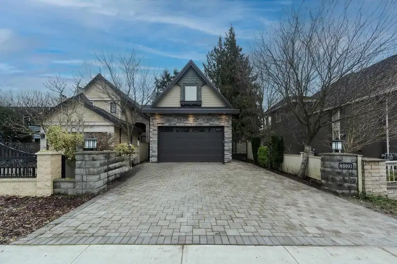 8980 HEATHER STREET - photo 2 of 40