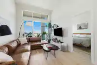 414 1892 STARLING DRIVE - thumbnail 3