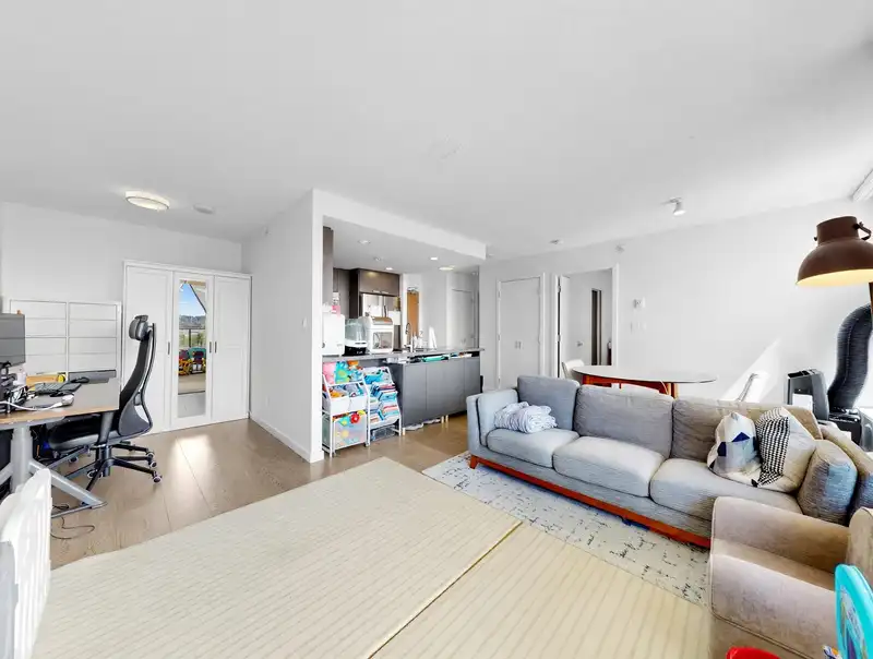 1802 2232 DOUGLAS ROAD - photo 2 of 26