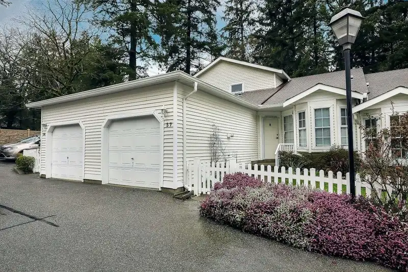 57 6537 138TH STREET - photo 1 of 21