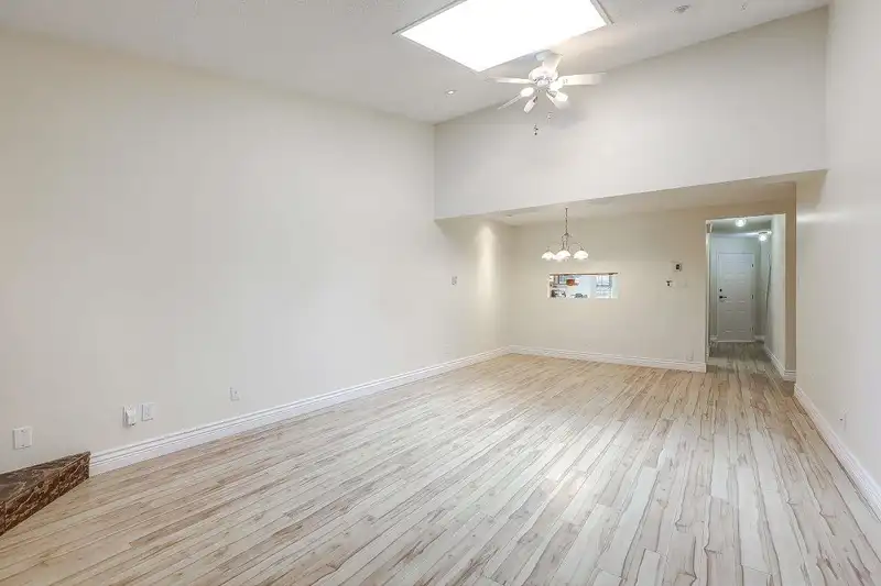 57 6537 138TH STREET - photo 4 of 21