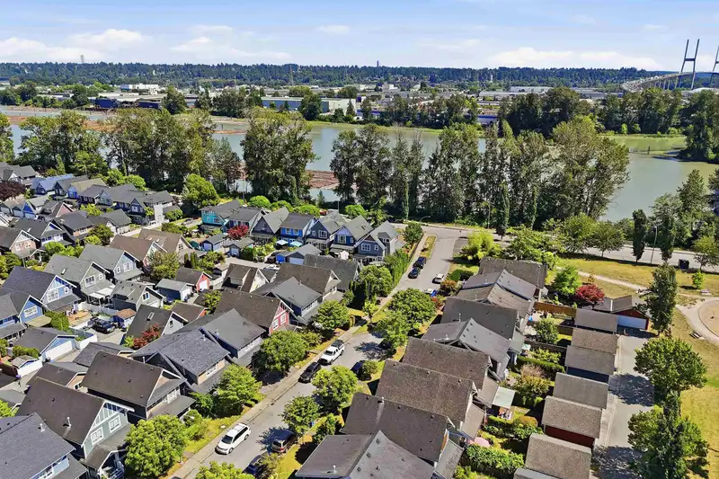 158 DOCKSIDE COURT - photo 3 of 35