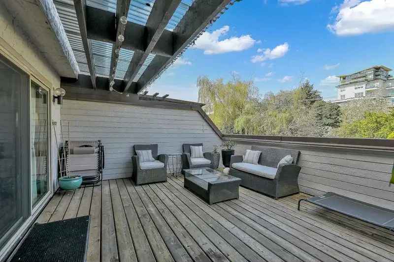 1491 MERKLIN STREET - photo 4 of 32