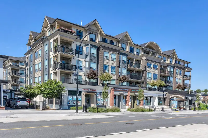 412 2493 MONTROSE AVENUE - photo 1 of 25