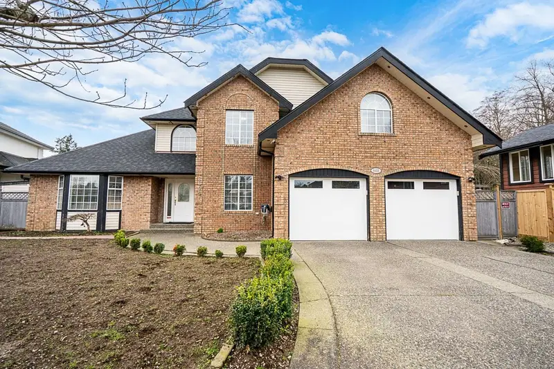 6655 123A STREET - photo 2 of 25