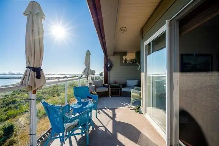 306 1120 TSATSU SHORES DRIVE - photo 4 of 22