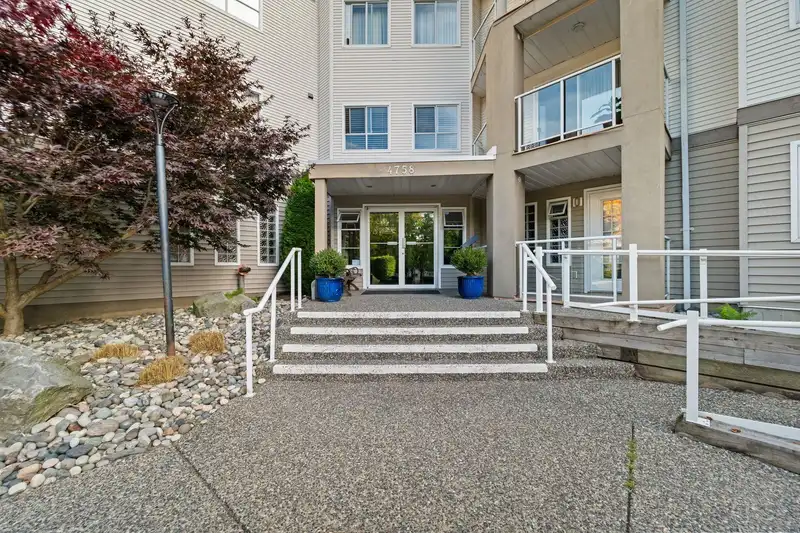 108 4758 53 STREET - photo 3 of 24