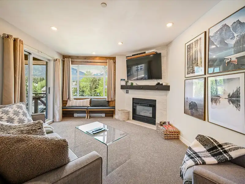 326 4360 LORIMER ROAD - photo 2 of 24