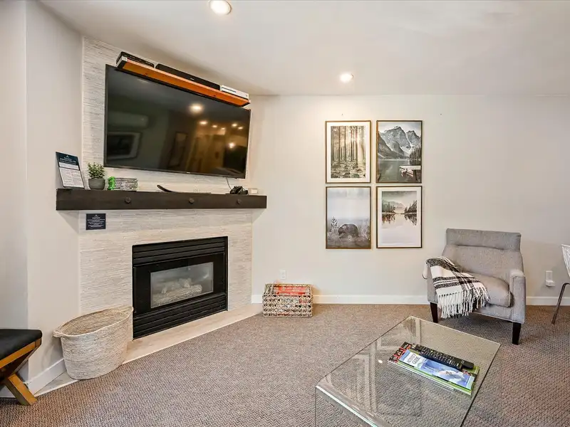 326 4360 LORIMER ROAD - photo 3 of 24