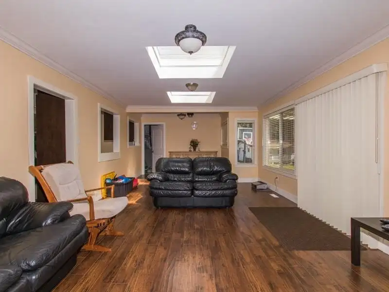 17242 24 AVENUE - photo 3 of 8
