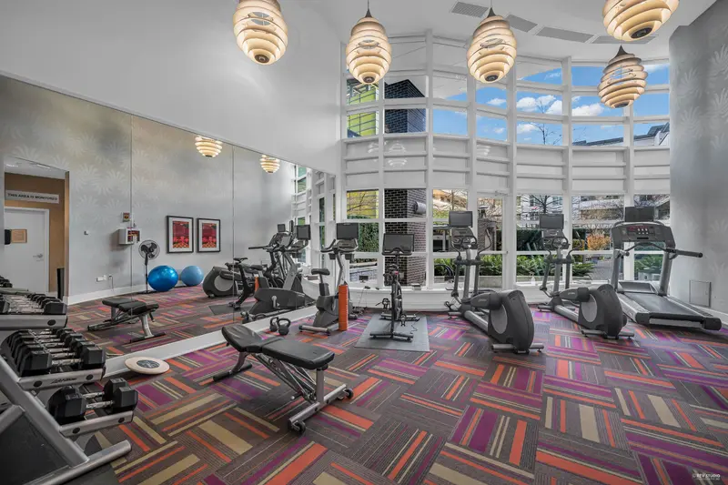 704 181 W 1ST AVENUE - photo 3 of 25