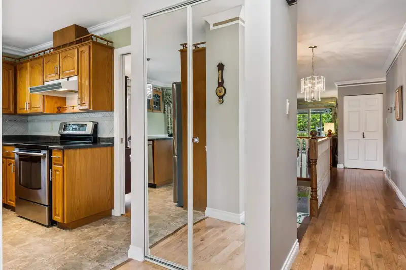 1 2988 HORN STREET - photo 4 of 40