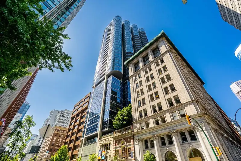 2902 838 W HASTINGS STREET - photo 1 of 33