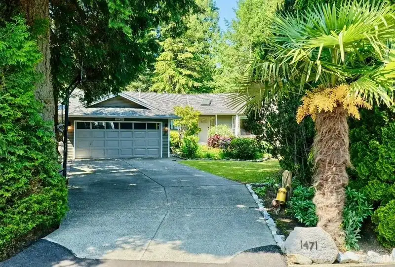1471 GROVE PLACE - photo 1 of 40