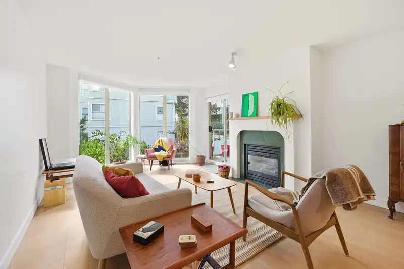 206 68 RICHMOND STREET - photo 1 of 36