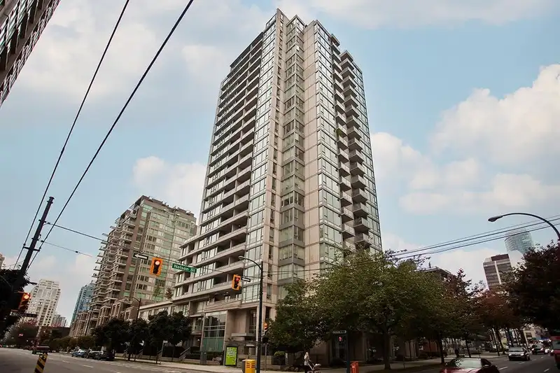 1105 1001 RICHARDS STREET - photo 1 of 24