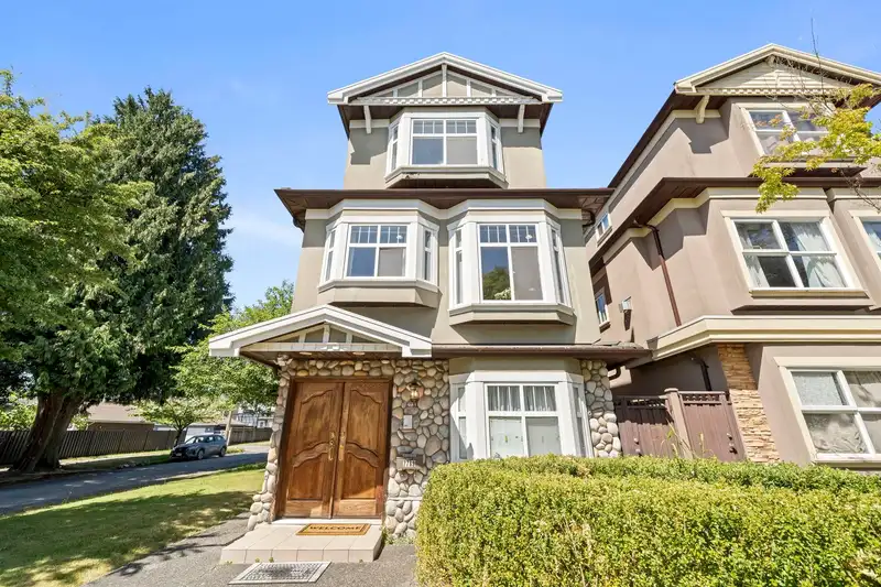 7789 HUDSON STREET - photo 1 of 38
