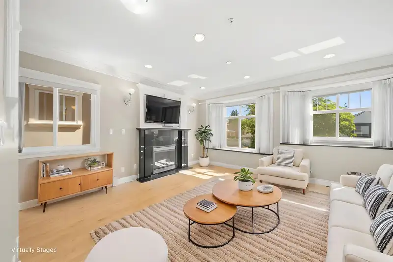 7789 HUDSON STREET - photo 2 of 38