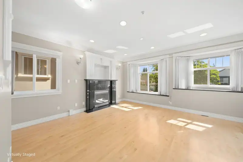 7789 HUDSON STREET - photo 3 of 38