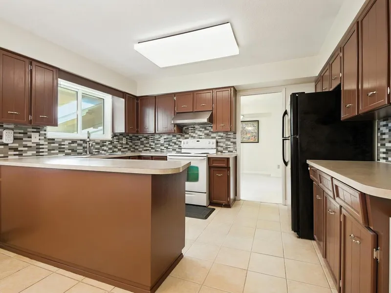 7080 KIMBERLEY DRIVE - photo 4 of 25