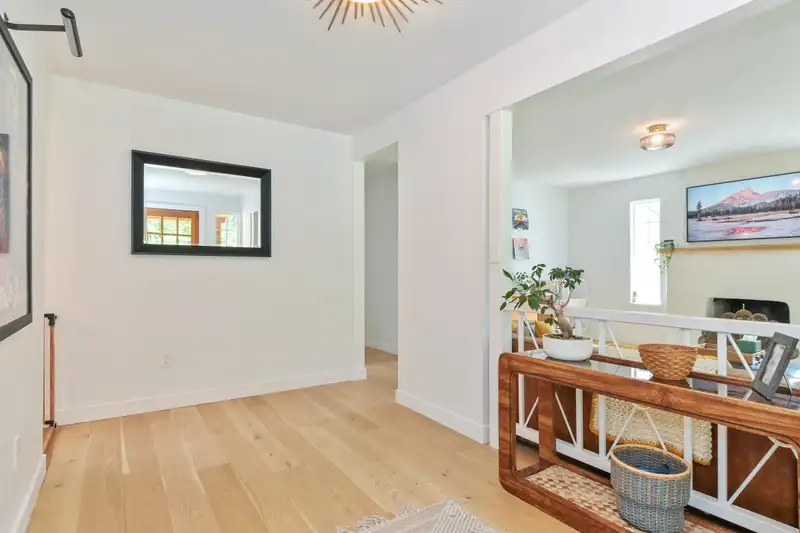 24013 FERN CRESCENT - photo 2 of 30