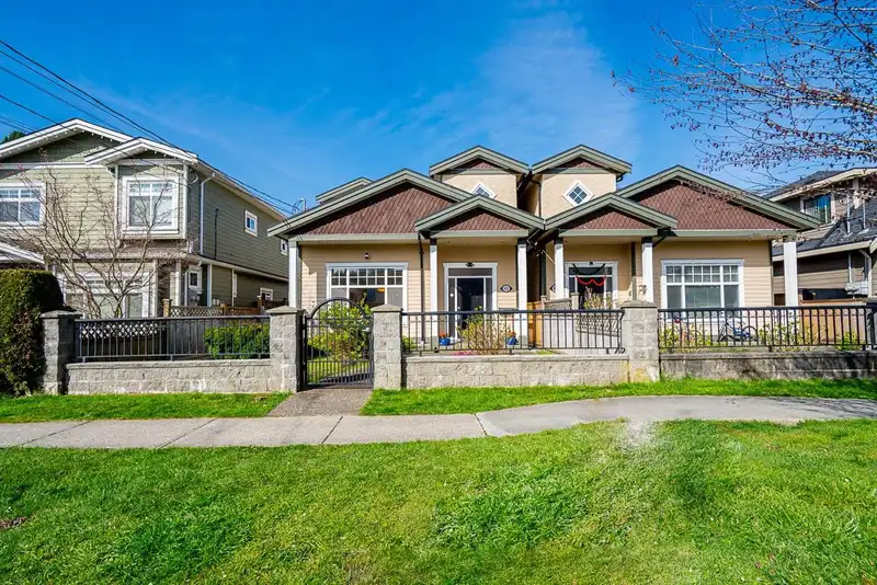 903 CLIFF AVENUE - photo 1 of 38