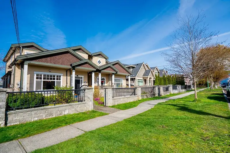 903 CLIFF AVENUE - photo 3 of 38