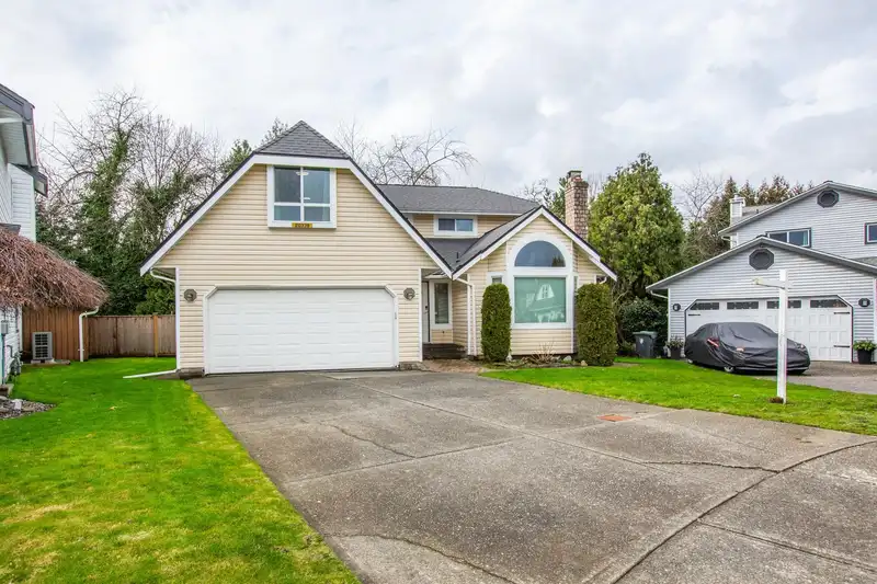 20338 90 AVENUE - photo 1 of 40