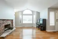 20338 90 AVENUE - thumbnail 4