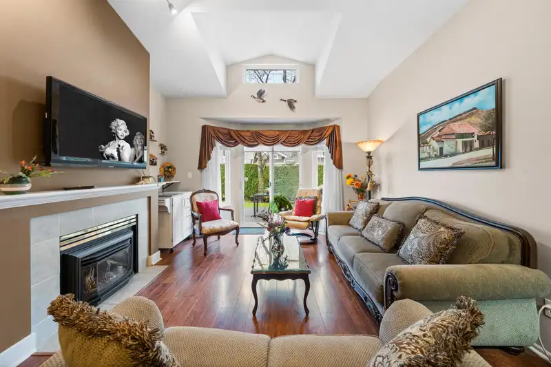25 6488 168 STREET - photo 2 of 40