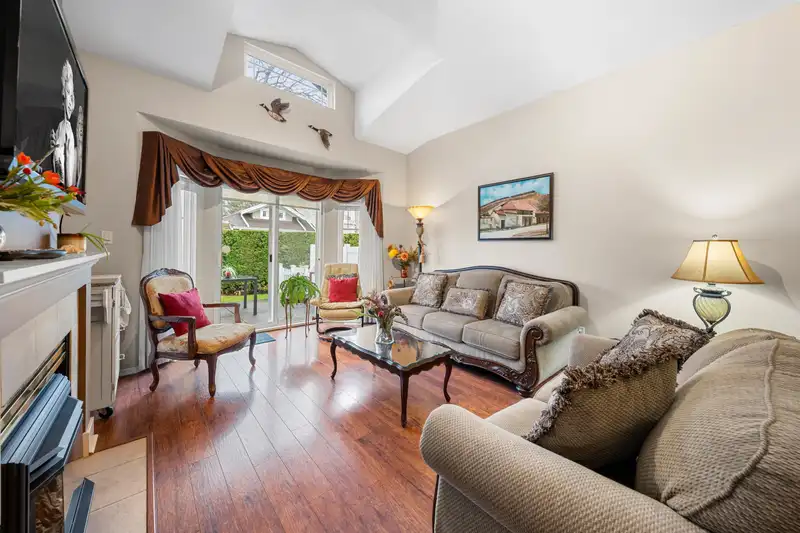 25 6488 168 STREET - photo 4 of 40