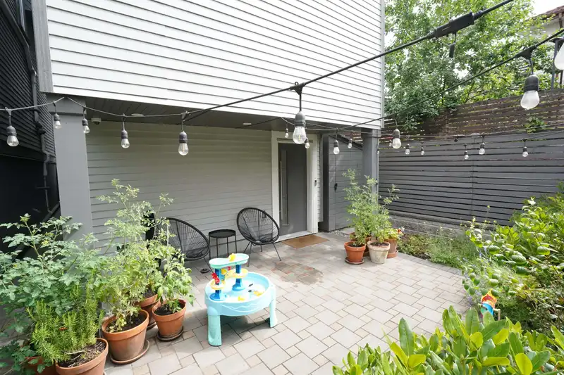 1025 KEEFER STREET - photo 3 of 31
