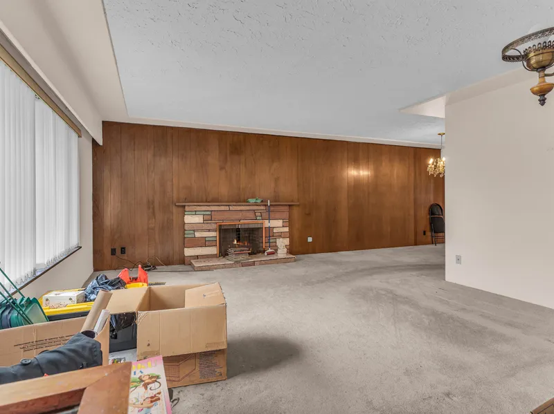 409 E 63RD AVENUE - photo 3 of 25