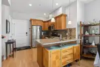 202 2655 MARY HILL ROAD - thumbnail 4