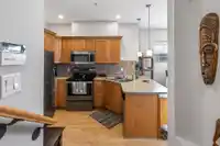 202 2655 MARY HILL ROAD - thumbnail 6