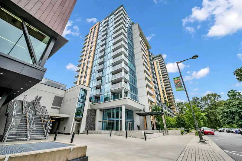 501 1471 HUNTER STREET - photo 1 of 27