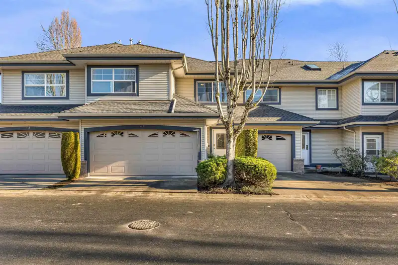 61 8111 160 STREET - photo 1 of 23