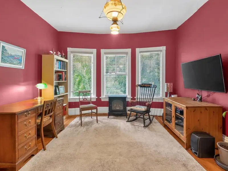 3450 WELWYN STREET - photo 4 of 39